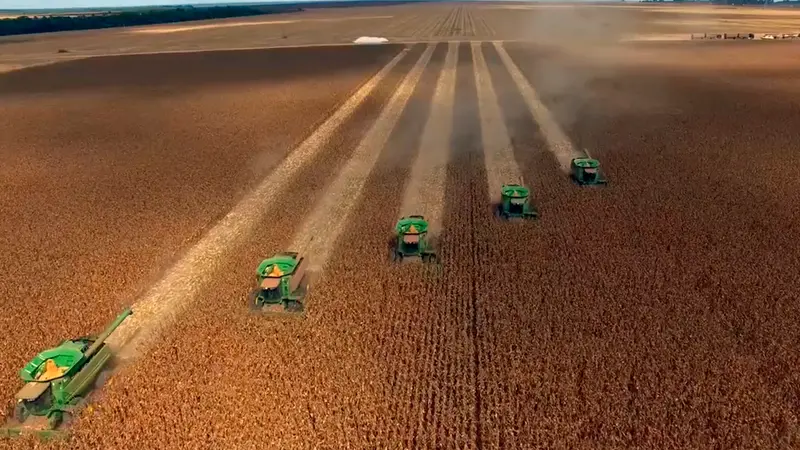 Drone reel 2016/2017 - plantações agricolas, filme para Agromais